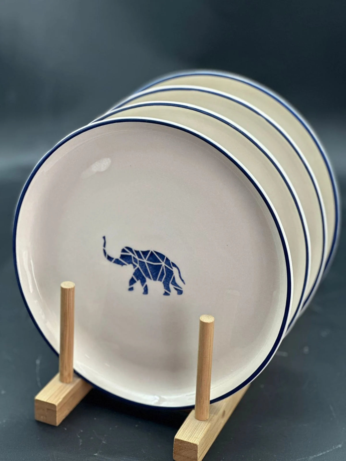 4 Elephant 21 cm Cake Plates